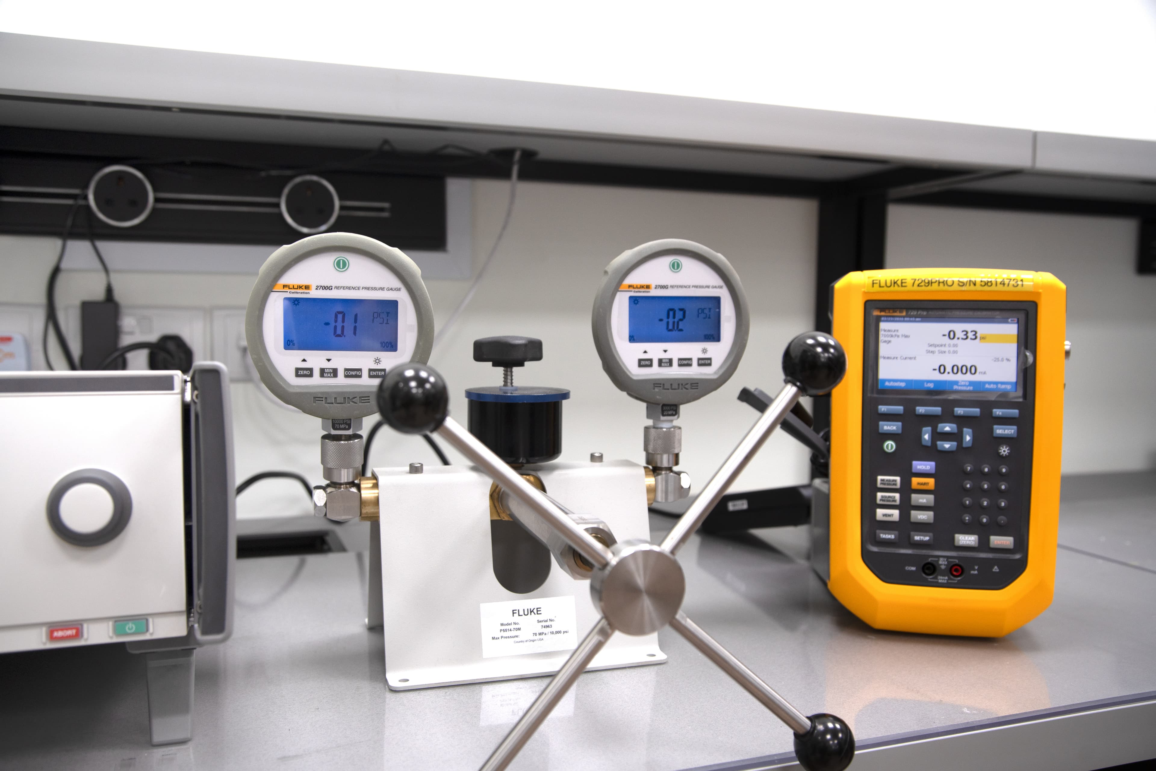 Pressure reference standards